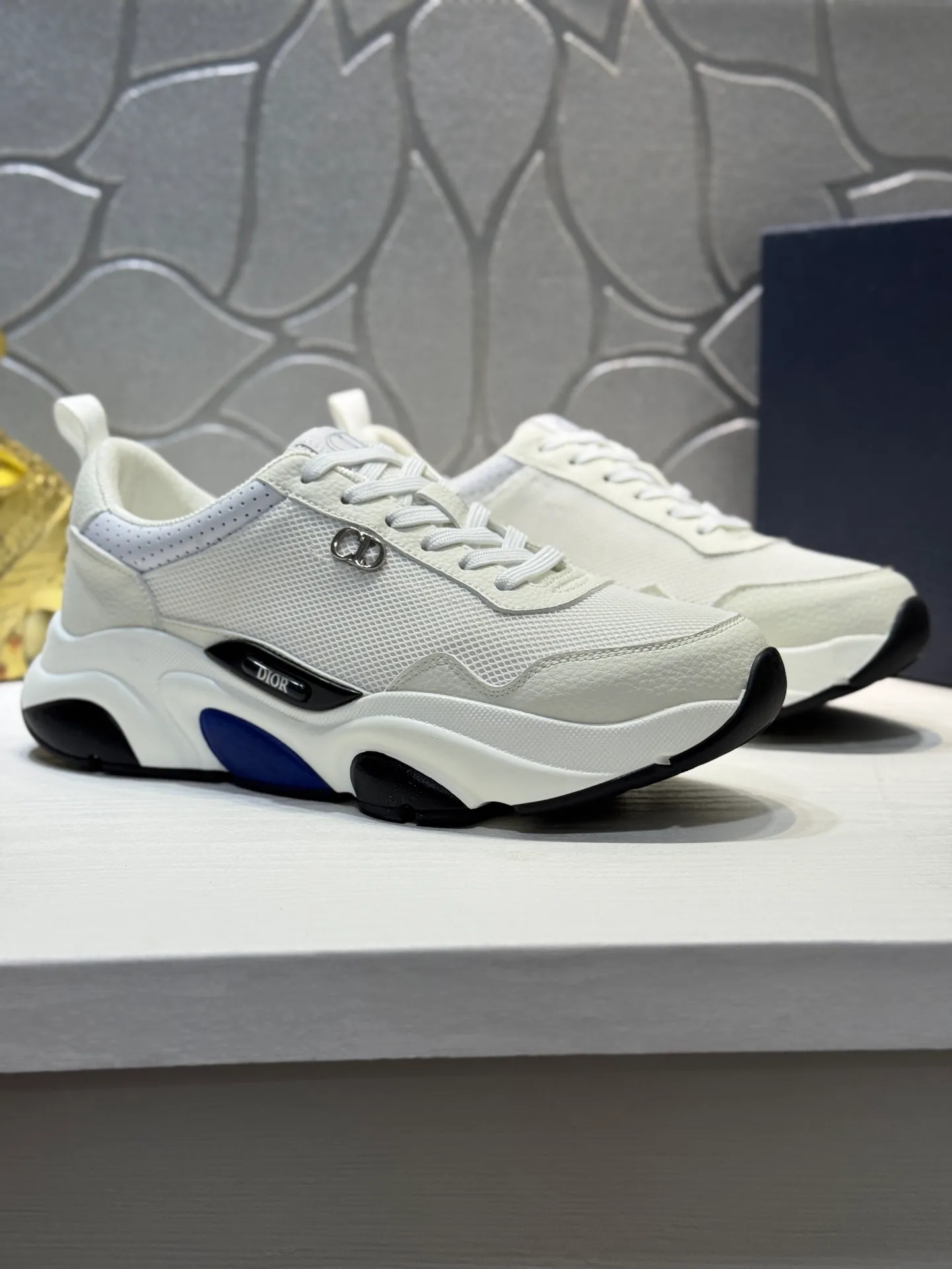 Men's shoes 💰440【New style】🪳🪳(Dior) popular model【New style】⚠⚠️Top purchasing agent🔍🔍Men's HK counters are on sale simultaneously. Sole: The original sole is specially provided by the original factory. The exclusive movable molded sole is super comfortable. The original factory follows the order. 🔍🔍The high-quality multi-color splicing design is exquisite and unique, and the cowhide stitching mesh lining💪Details determine the quality. We only make shoes with care. You can enter and exit the counter at will. Welcome to compare🇮🇹Size: 38-44 (45 customized
